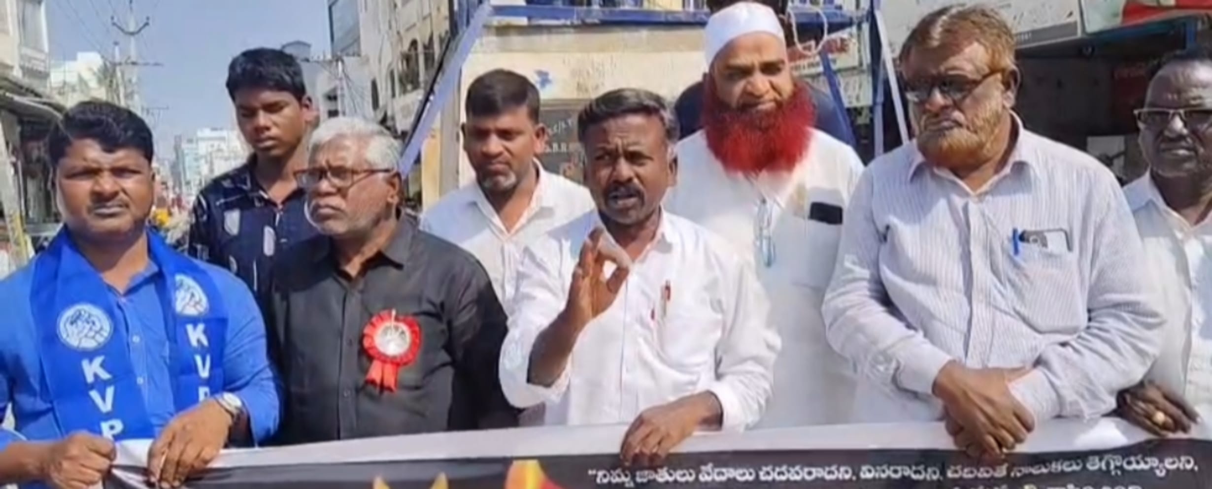 మనువాదం దేశానికి ప్రమాదం – తాండూర్‌లో మనుస్మృతి దగ్ధం