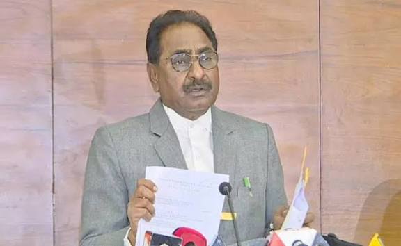 అమరావతి: చంద్రబాబు కేసులపై పత్రాల గోప్యత ఎందుకు? – సీనియర్ న్యాయవాది ప్రశ్నలు