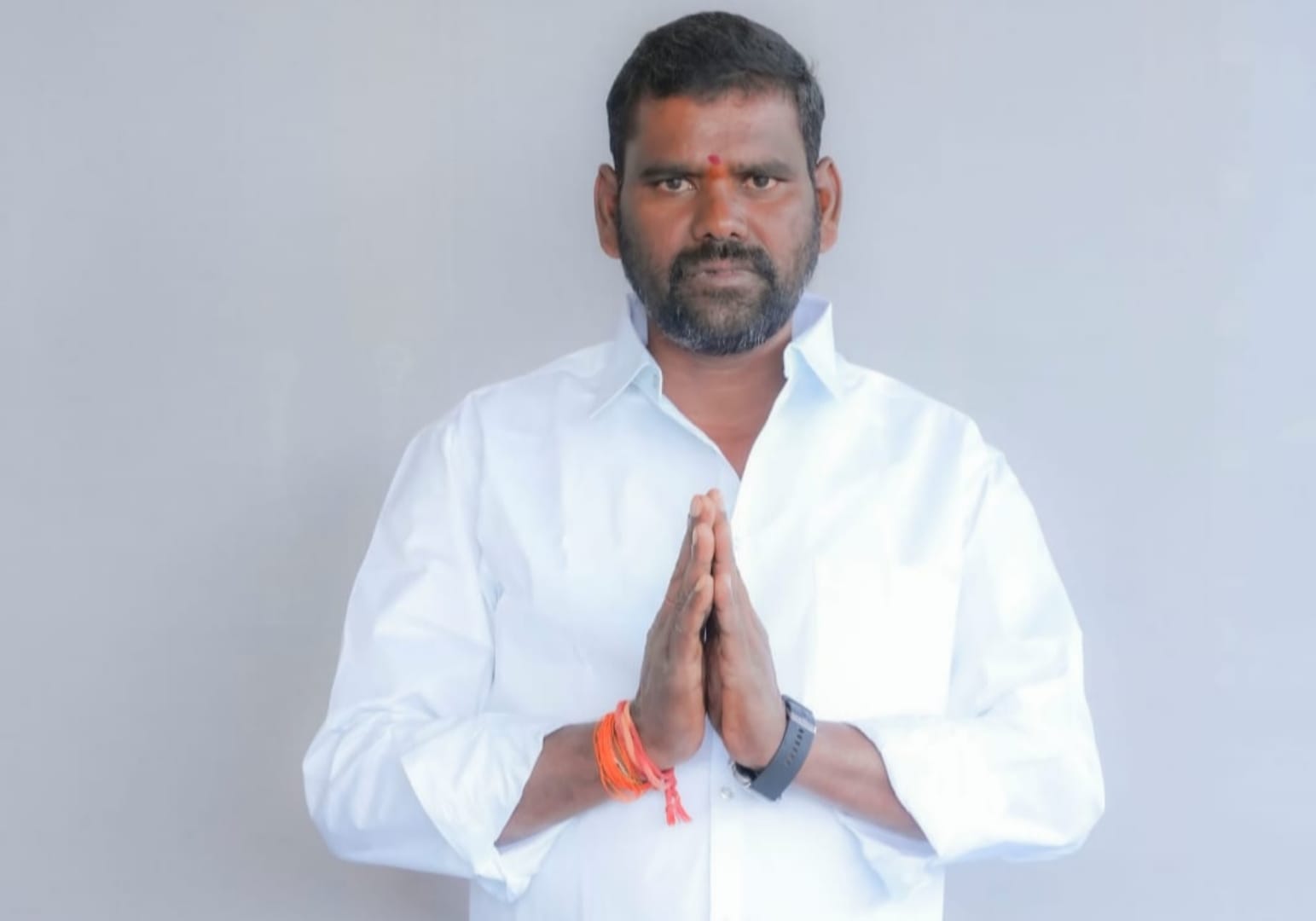 మాచాన్‌పల్లిలో విషాద కుటుంబానికి అండగా కాంగ్రెస్ నాయకుడు కోళ్ళ యాదయ్య