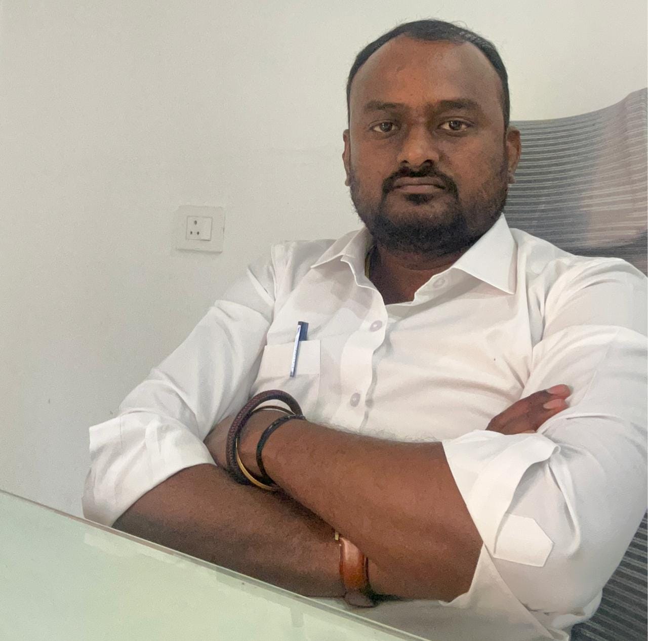 ఏపీలో కనుమరుగవుతున్న 108, 104 అంబులెన్స్ సేవలు – పేదల ప్రాణాలకు ముప్పు