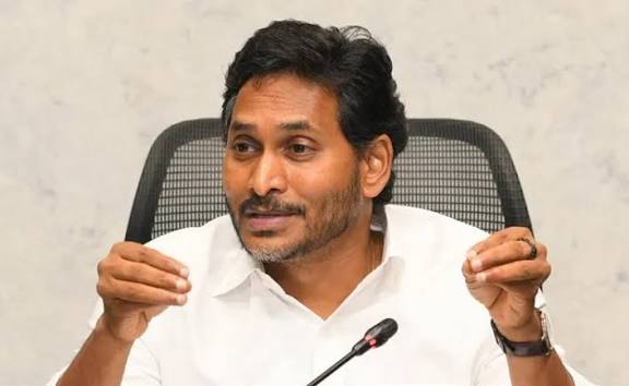 ​”హెరిటేజ్ – ఇందాపూర్ డెయిరీ మధ్య అసలు సంబంధం ఏంటి? జగన్ బయటపెట్టిన సంచలన నిజాలు!”