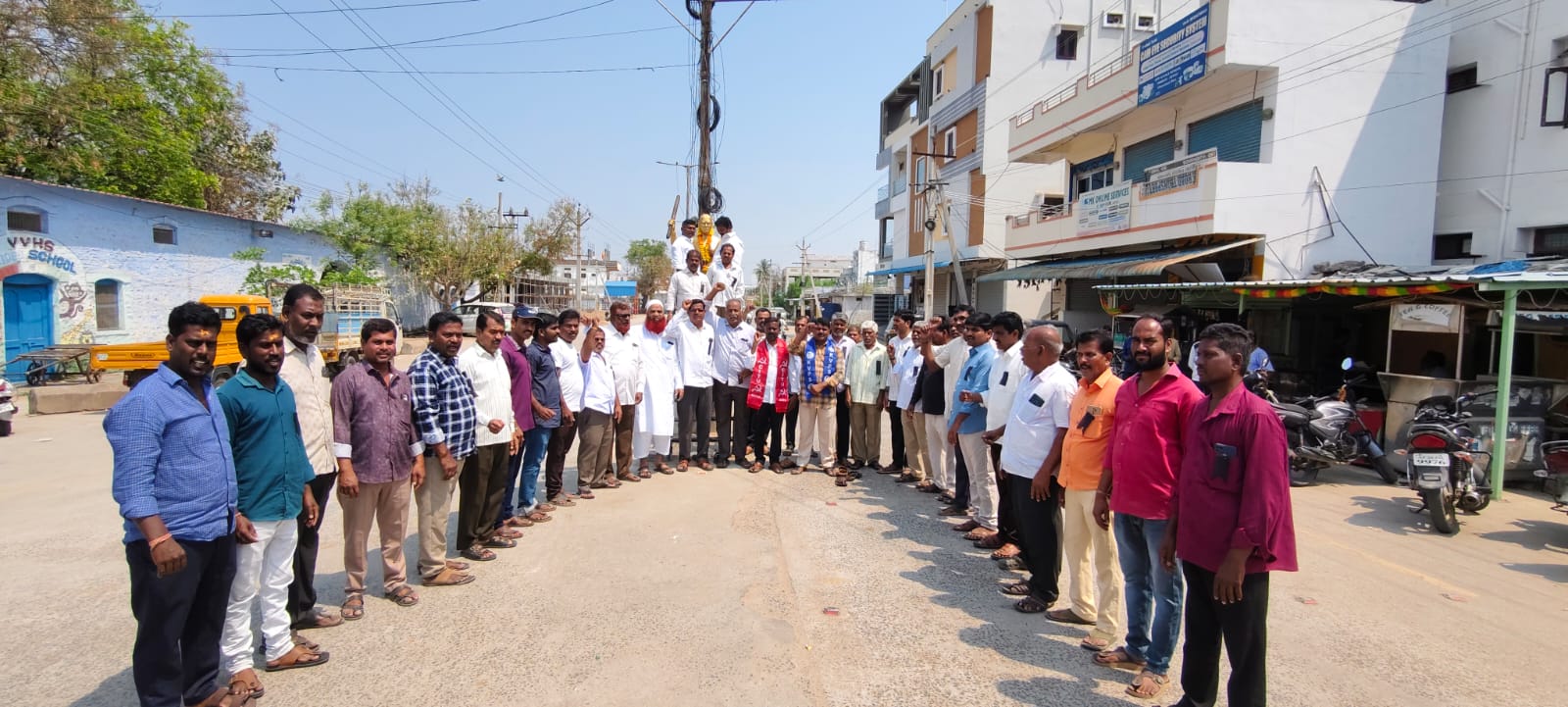 తాండూరులో భగ్గుమన్న ప్రజాసంఘాలు.. ఆ కాంగ్రెస్ కౌన్సిలర్‌ను అరెస్ట్ చేయాల్సిందేనని డిమాండ్!