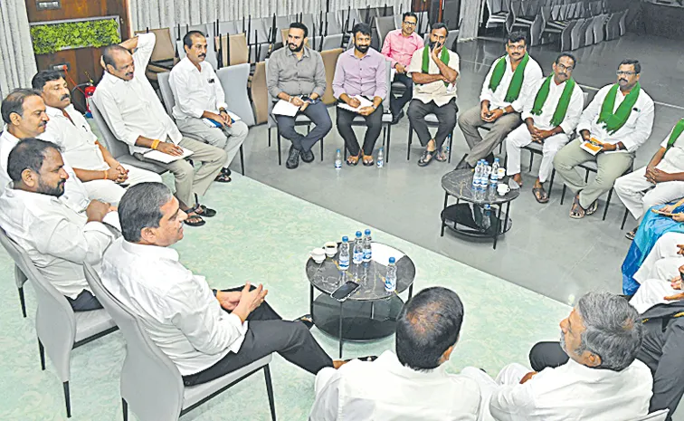 ‘బాబు ద్రోహాన్ని గడపగడపకూ తీసుకెళ్లండి’.. వైసీపీ శ్రేణులకు సజ్జల కీలక ఆదేశాలు!