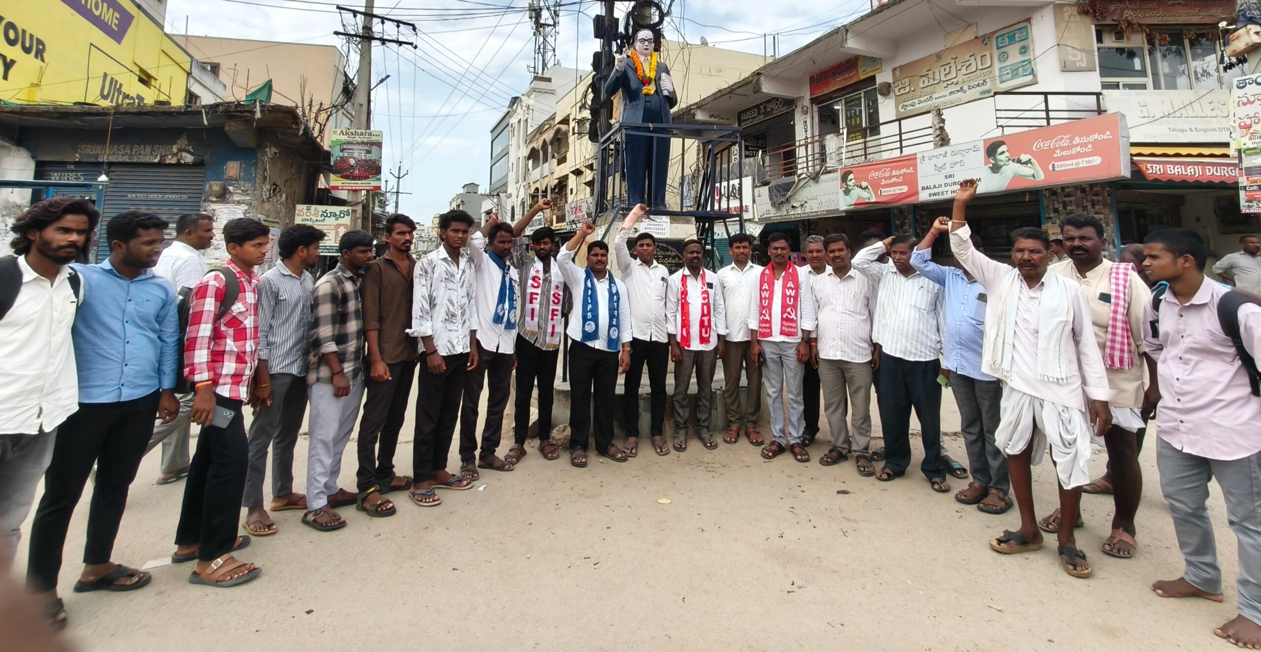 విద్యార్థి, ప్రజా సంఘాల అలుపెరగని పోరాటాలకు దక్కిన విజయం: కేంద్ర మంత్రి ధర్మేంద్ర ప్రధాన్ రాజీనామా ప్రజా సంఘాలు