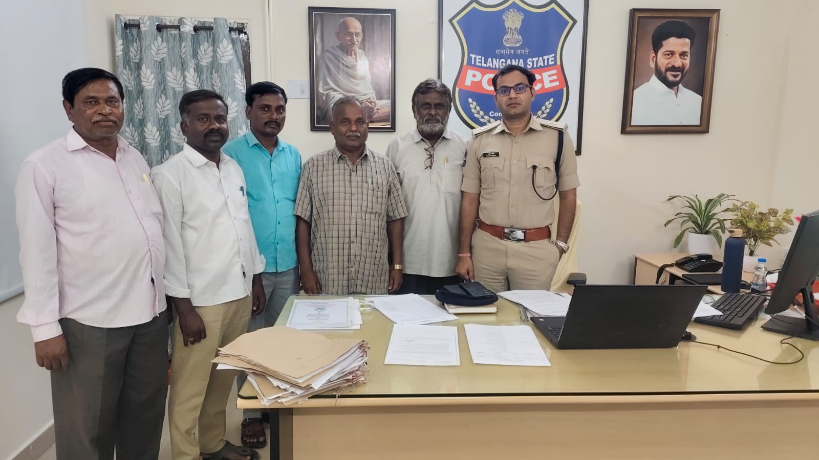 దళిత రైతు భూమి కబ్జా యత్నం: కాపాడాల్సిన పోలీసుల నిర్వాకంపై ప్రజా సంఘాల ఆగ్రహం